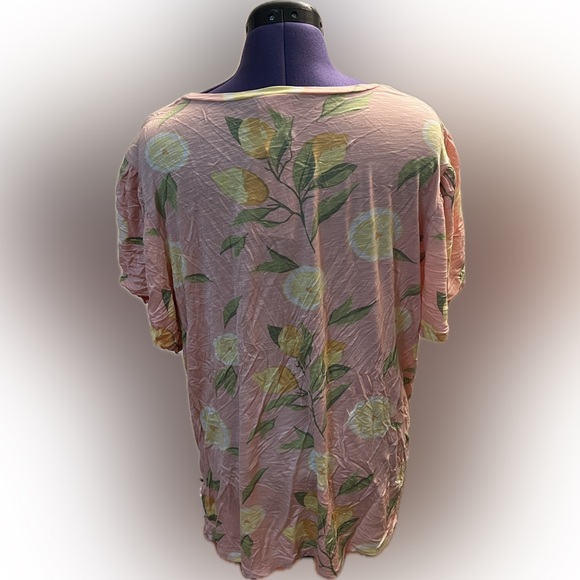 Lularoe Olive Tulip Sleeve Top Size 2XL - Picture 3 of 8